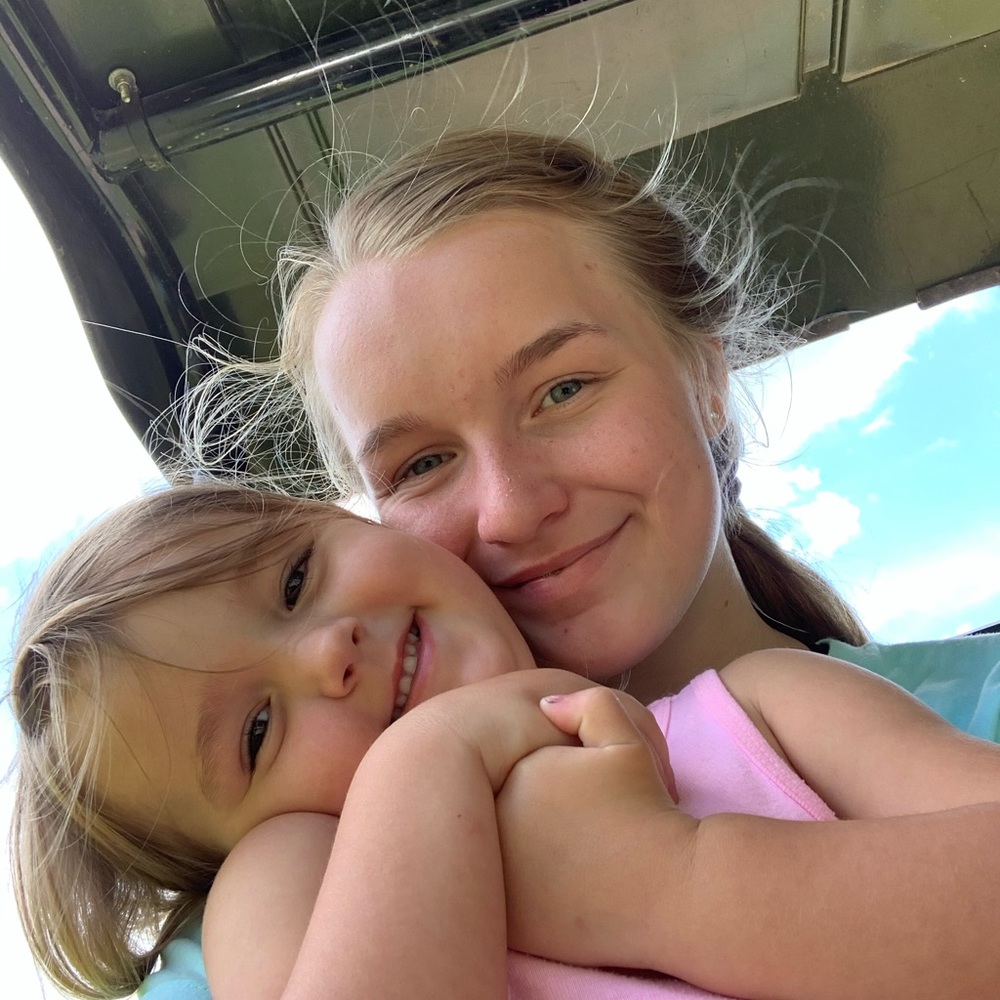 Meet your Posher, Brooke